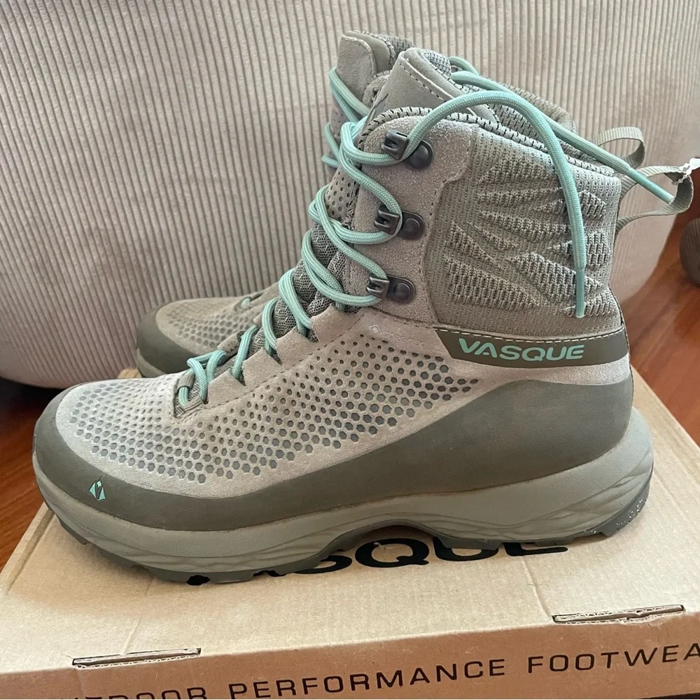 Vasque Tan and Green Boots with Durable Rubber Sole - Picture 4 of 6